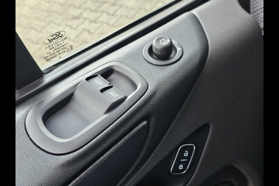 Ford Transit Custom 320 2.0 TDCI L2H1 Trend DC Trekhaak | Stoelverwarming | Camera | Cruise Control | Zéér nette auto!