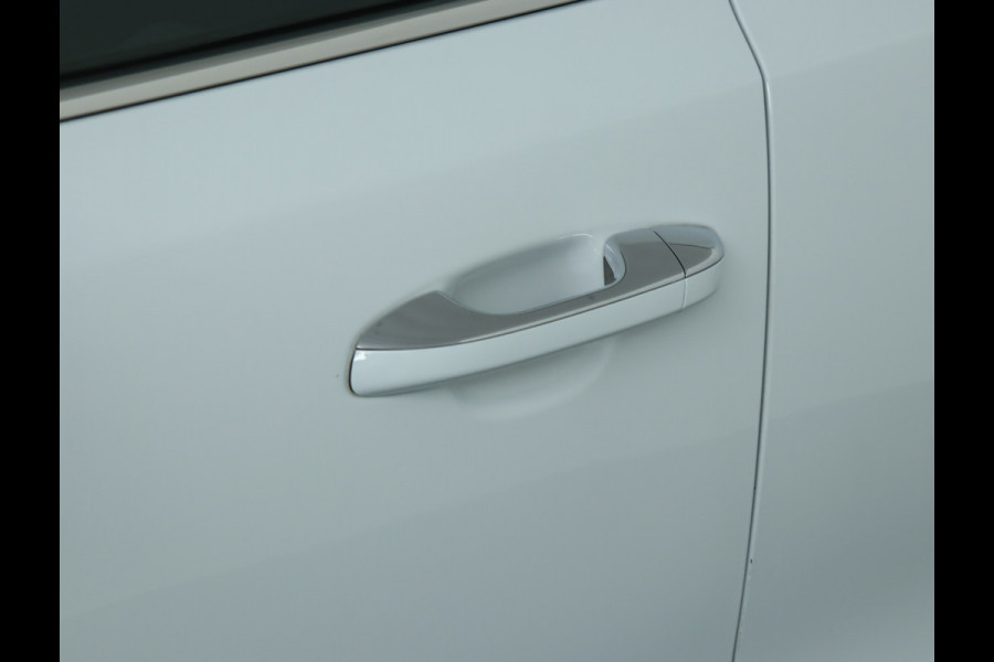 Kia Sportage 1.6 T-GDI 4WD DynamicLine - Rijklaar - Navigatie Full map - trekhaak  - Virena Zekerheidspakket € 895,-