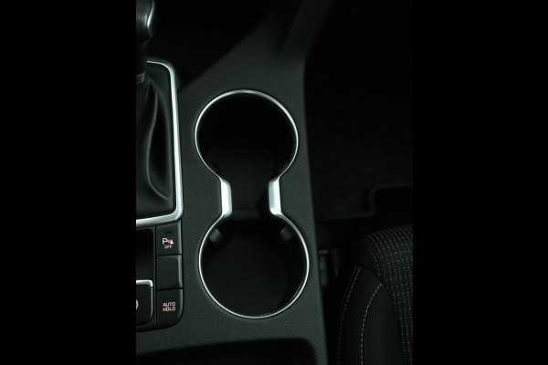 Kia Sportage 1.6 T-GDI 4WD DynamicLine - Rijklaar - Navigatie Full map - trekhaak  - Virena Zekerheidspakket € 895,-