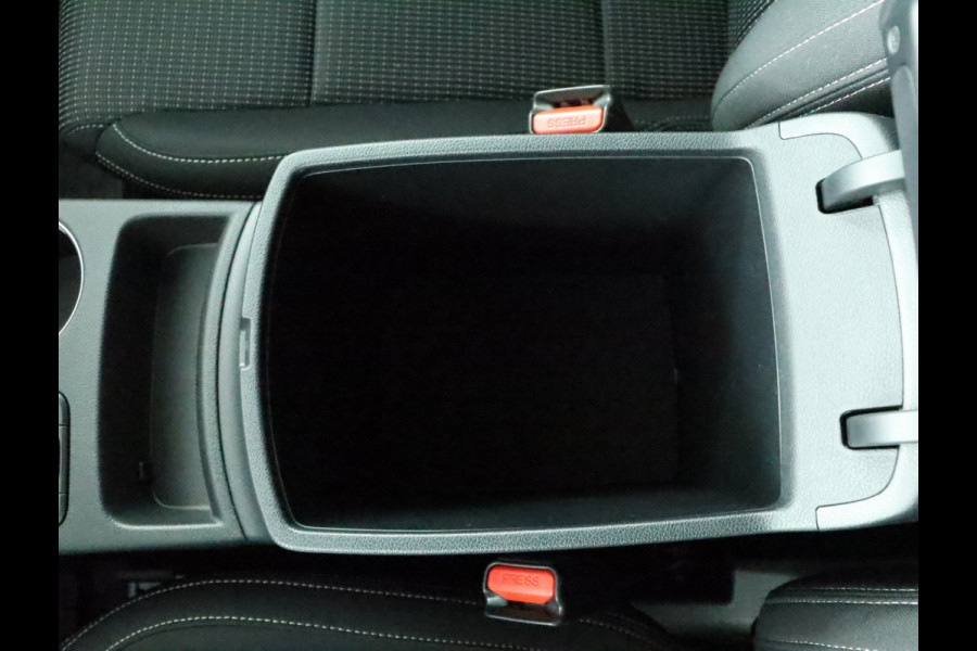 Kia Sportage 1.6 T-GDI 4WD DynamicLine - Rijklaar - Navigatie Full map - trekhaak  - Virena Zekerheidspakket € 895,-