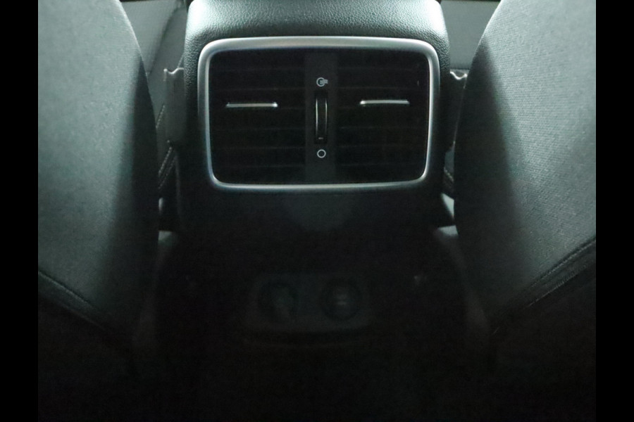 Kia Sportage 1.6 T-GDI 4WD DynamicLine - Rijklaar - Navigatie Full map - trekhaak  - Virena Zekerheidspakket € 895,-