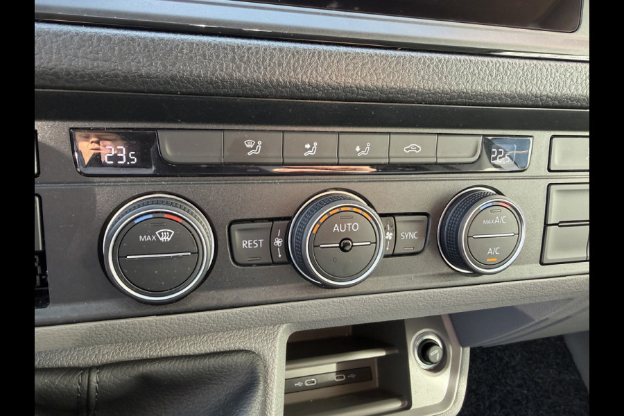 MAN TGE 35 2.0 Lang L4 Super Hoog 177pk bakwagen met Dhollandia laadklep / euro 6 / bpm vrij / vaste prijs rijklaar € 38.950 ex btw / lease vanaf € 636 / zwart metallic