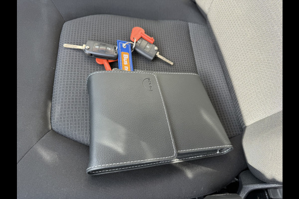 MAN TGE 35 2.0 Lang L4 Super Hoog 177pk bakwagen met Dhollandia laadklep / euro 6 / bpm vrij / vaste prijs rijklaar € 38.950 ex btw / lease vanaf € 636 / zwart metallic