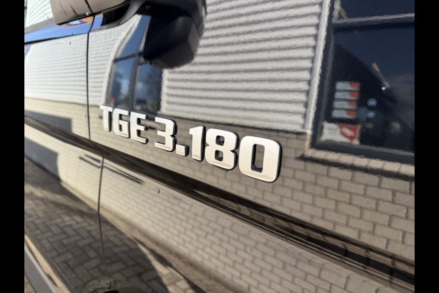 MAN TGE 35 2.0 Lang L4 Super Hoog 177pk bakwagen met Dhollandia laadklep / euro 6 / bpm vrij / vaste prijs rijklaar € 38.950 ex btw / lease vanaf € 636 / zwart metallic