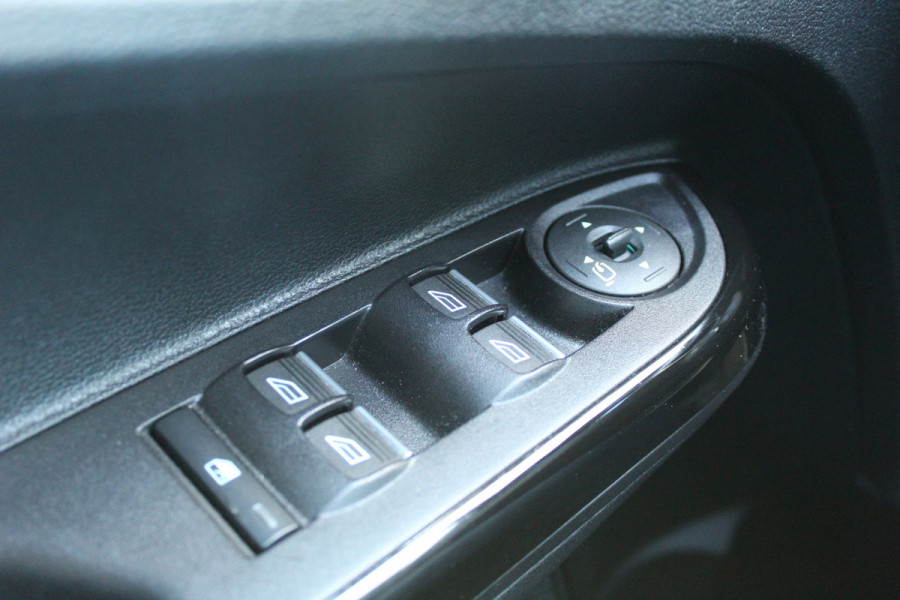 Ford B-MAX 1.0 EcoBoost 100PK Titanium | Origin NL | Dealer Onderhouden | Camera | Trekhaak | Cruise Control