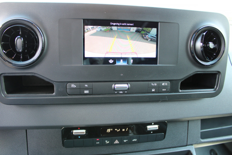 Mercedes-Benz Sprinter 317 CDI L2H2 DC 3500 kg trekhaak, MBUX met camera, Geveerde stoel