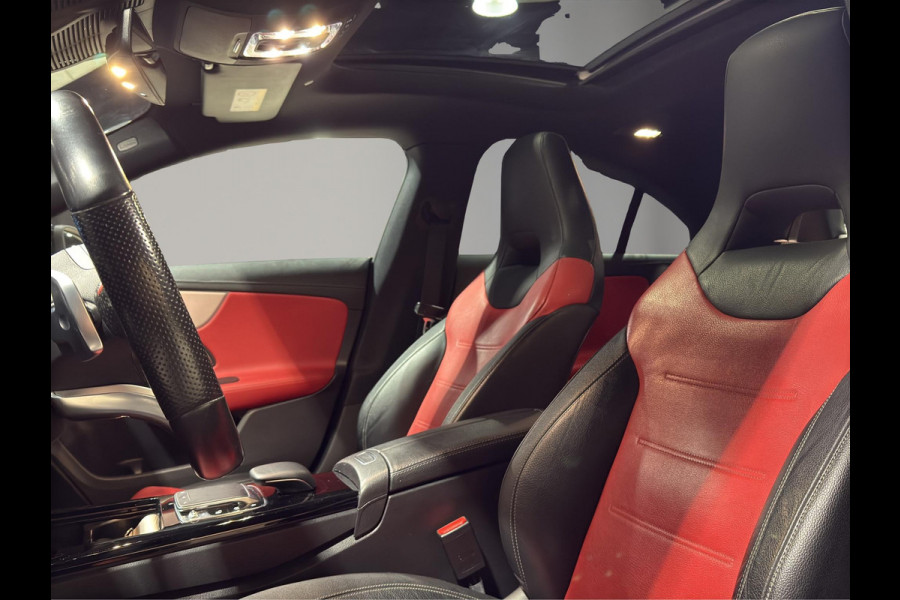 Mercedes-Benz CLA-Klasse 180 Premium Plus AMG-Line Panoramadak | Leder | Memory | Night-pakket | Keyless-Go | Multibeam LED |