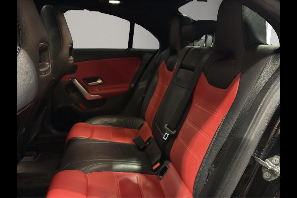 Mercedes-Benz CLA-Klasse 180 Premium Plus AMG-Line Panoramadak | Leder | Memory | Night-pakket | Keyless-Go | Multibeam LED |