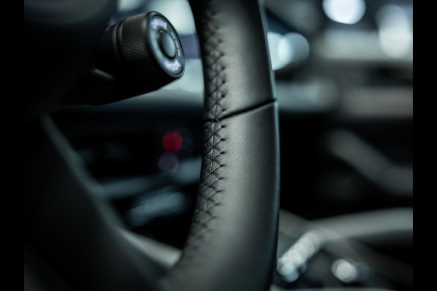 Porsche Cayenne Coupé 3.0 E-Hybrid Black Edition | Sportuitlaat | Stoelverwarming en verkoeling | Sport Chrono |