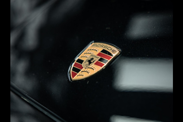 Porsche Cayenne Coupé 3.0 E-Hybrid Black Edition | Sportuitlaat | Stoelverwarming en verkoeling | Sport Chrono |