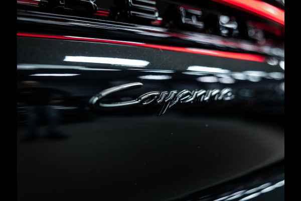 Porsche Cayenne Coupé 3.0 E-Hybrid Black Edition | Sportuitlaat | Stoelverwarming en verkoeling | Sport Chrono |