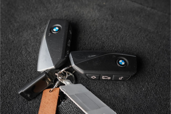 BMW X5 xDrive50e M-Sport Pro M-Stoel 4WS SkyLounge H/K Iconic Glow Carbon ACC 22"