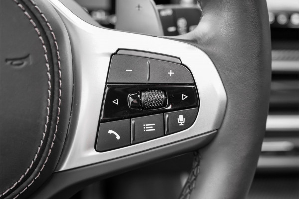 BMW X5 xDrive50e M-Sport Pro M-Stoel 4WS SkyLounge H/K Iconic Glow Carbon ACC 22"