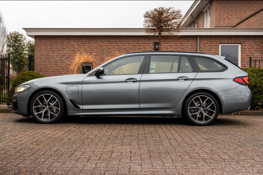 BMW 5 Serie Touring 530e Business Edition Plus M-Sport Laser Pano Memory Leder 19''
