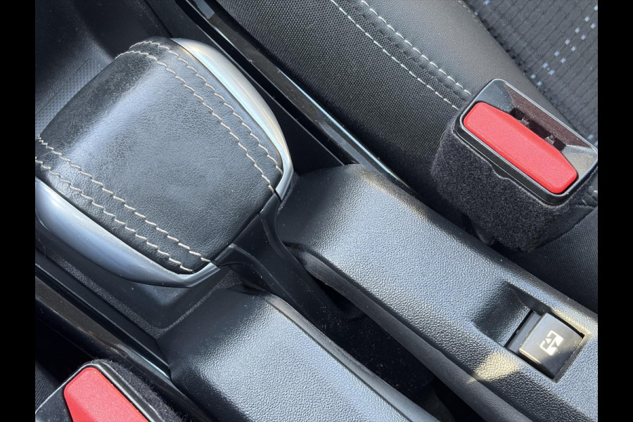 Peugeot 2008 1.2 PureTech Allure 2e Eigenaar,Pano,Navi,Trekhaak,Camera,110pk,Pdc,Clima,Cruise,Halfleder,N.A.P,Dealer Onderhouden,Apple Carplay/Android Auto,Apk tot 12-2026