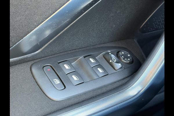 Peugeot 2008 1.2 PureTech Allure 2e Eigenaar,Pano,Navi,Trekhaak,Camera,110pk,Pdc,Clima,Cruise,Halfleder,N.A.P,Dealer Onderhouden,Apple Carplay/Android Auto,Apk tot 12-2026