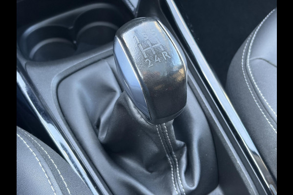 Peugeot 2008 1.2 PureTech Allure 2e Eigenaar,Pano,Navi,Trekhaak,Camera,110pk,Pdc,Clima,Cruise,Halfleder,N.A.P,Dealer Onderhouden,Apple Carplay/Android Auto,Apk tot 12-2026