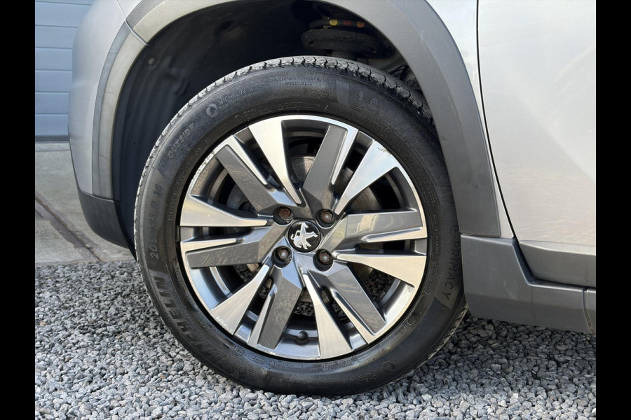 Peugeot 2008 1.2 PureTech Allure 2e Eigenaar,Pano,Navi,Trekhaak,Camera,110pk,Pdc,Clima,Cruise,Halfleder,N.A.P,Dealer Onderhouden,Apple Carplay/Android Auto,Apk tot 12-2026