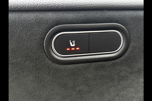 Mercedes-Benz A-Klasse 180 Business Solution AMG(NL auto, Dealer onderhoud, Navi Groot, StoelV, Camera, Carplay, Lane Assit, Etc)