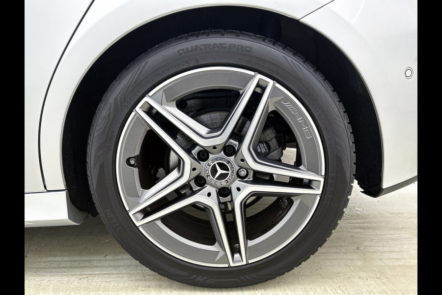 Mercedes-Benz A-Klasse 180 Business Solution AMG(NL auto, Dealer onderhoud, Navi Groot, StoelV, Camera, Carplay, Lane Assit, Etc)