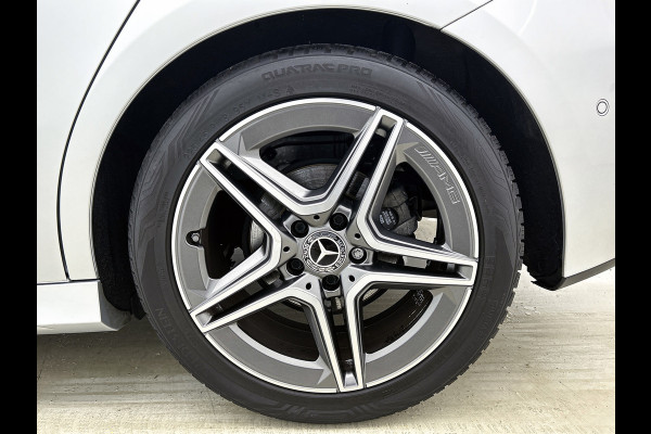 Mercedes-Benz A-Klasse 180 Business Solution AMG(NL auto, Dealer onderhoud, Navi Groot, StoelV, Camera, Carplay, Lane Assit, Etc)