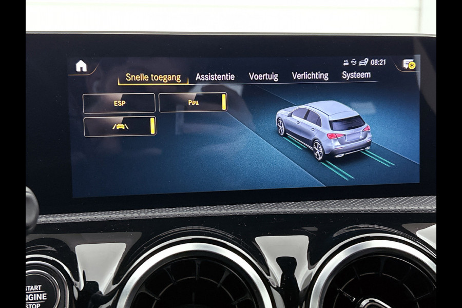 Mercedes-Benz A-Klasse 180 Business Solution AMG(NL auto, Dealer onderhoud, Navi Groot, StoelV, Camera, Carplay, Lane Assit, Etc)