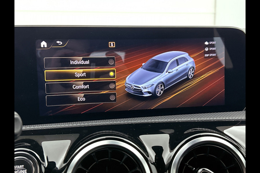 Mercedes-Benz A-Klasse 180 Business Solution AMG(NL auto, Dealer onderhoud, Navi Groot, StoelV, Camera, Carplay, Lane Assit, Etc)
