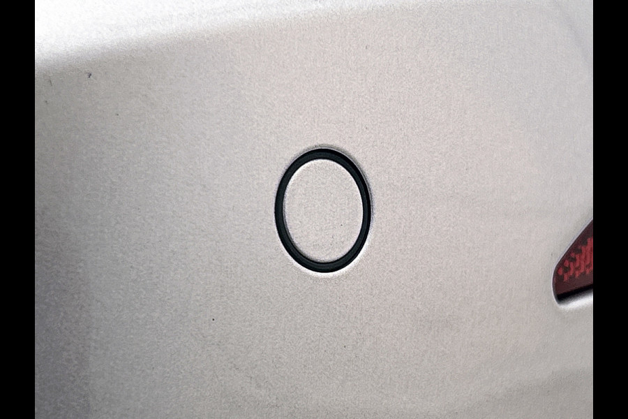 Mercedes-Benz A-Klasse 180 Business Solution AMG(NL auto, Dealer onderhoud, Navi Groot, StoelV, Camera, Carplay, Lane Assit, Etc)