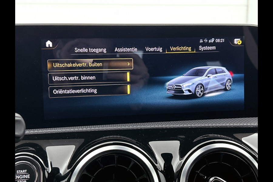 Mercedes-Benz A-Klasse 180 Business Solution AMG(NL auto, Dealer onderhoud, Navi Groot, StoelV, Camera, Carplay, Lane Assit, Etc)