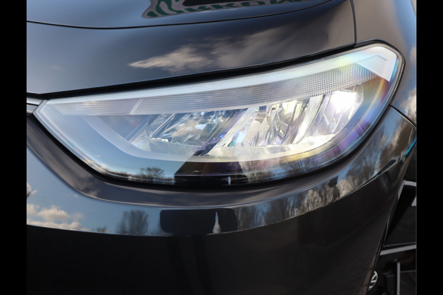 Volkswagen ID.3 First 58 kWh Navi / Climate / Stoelverw / DAB / Trekhaak SOH 88.88% All season banden