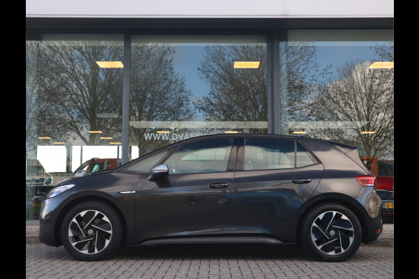 Volkswagen ID.3 First 58 kWh Navi / Climate / Stoelverw / DAB / Trekhaak SOH 88.88% All season banden
