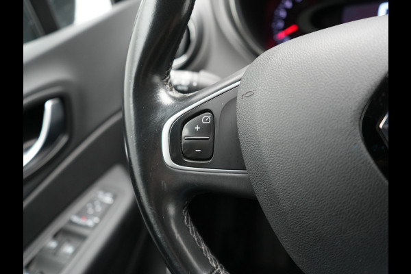 Renault Captur 1.2 TCe Intens Automaat 120pk | Trekhaak | Camera | LED Koplampen | Stoelverwarming | Keyless | Cruise Control | Navigatie | DAB |