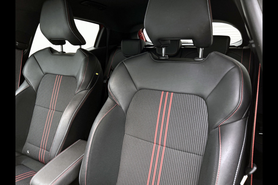 Renault Clio 1.0 TCe R.S. Line (NL-auto, Goed OndH, Navi, 360 Camera, Trekhaak, PDC V+A, StoelV, Climate Con, Cruise Con, Etc)