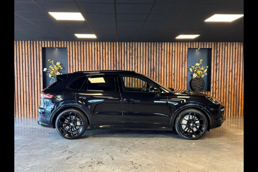 Porsche Cayenne 4.0 Turbo / Softclose / Nightvision / Matrix / Sport Chrono / Stoelventilatie / Trekhaak