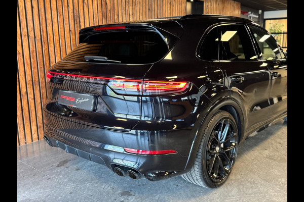Porsche Cayenne 4.0 Turbo / Softclose / Nightvision / Matrix / Sport Chrono / Stoelventilatie / Trekhaak