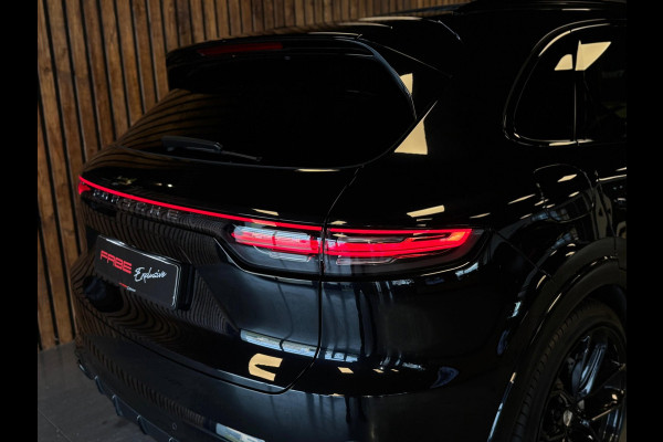 Porsche Cayenne 4.0 Turbo / Softclose / Nightvision / Matrix / Sport Chrono / Stoelventilatie / Trekhaak