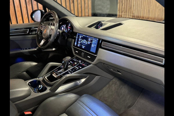 Porsche Cayenne 4.0 Turbo / Softclose / Nightvision / Matrix / Sport Chrono / Stoelventilatie / Trekhaak