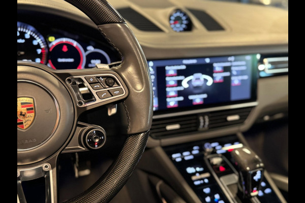 Porsche Cayenne 4.0 Turbo / Softclose / Nightvision / Matrix / Sport Chrono / Stoelventilatie / Trekhaak