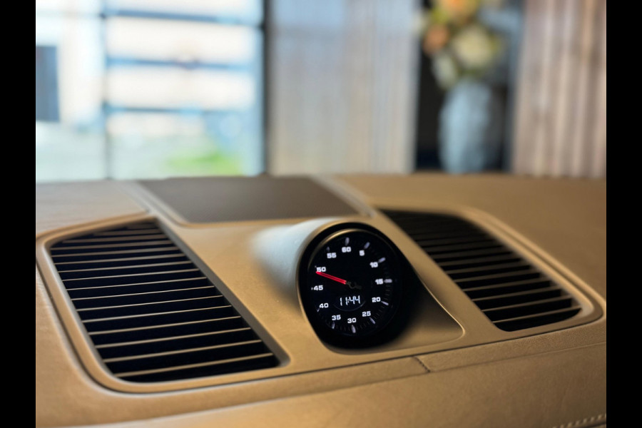 Porsche Cayenne 4.0 Turbo / Softclose / Nightvision / Matrix / Sport Chrono / Stoelventilatie / Trekhaak
