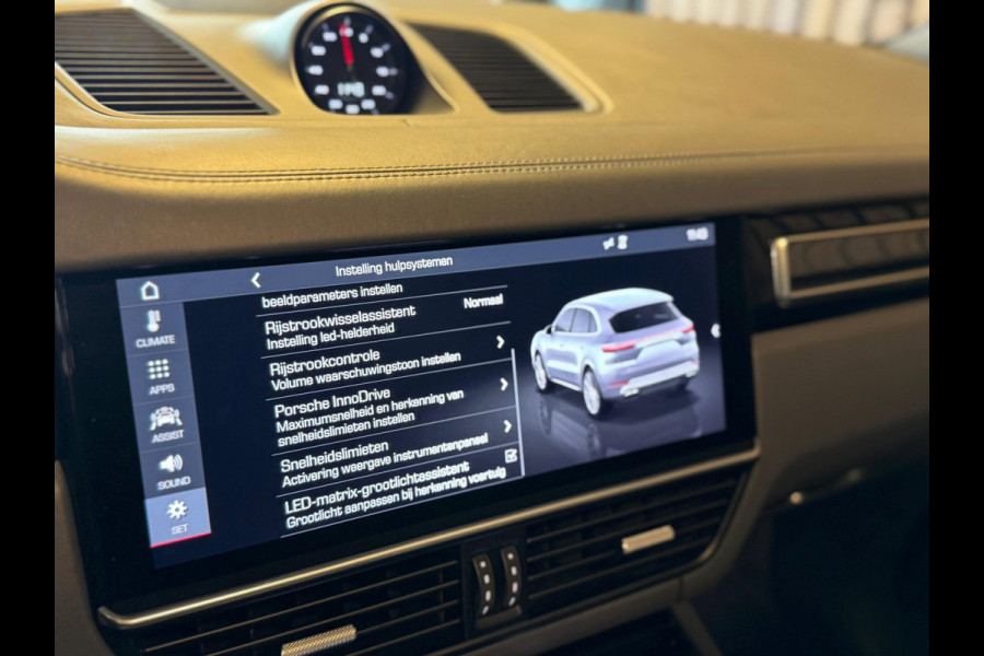 Porsche Cayenne 4.0 Turbo / Softclose / Nightvision / Matrix / Sport Chrono / Stoelventilatie / Trekhaak