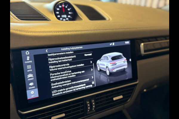 Porsche Cayenne 4.0 Turbo / Softclose / Nightvision / Matrix / Sport Chrono / Stoelventilatie / Trekhaak