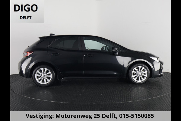 Toyota Corolla HYBRID 140 BUSINESS BLACK ED. GARANTIE 5-2035* 15.000 KM!!! STOEL -EN STUURVERWARMNG . CAMERA . KEYLESS START/STOP . APPLE CARPLAY & ANDROID AUTO