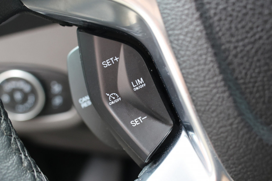 Ford Transit Connect 1.5 EcoBlue L2 Sport | Bi-Xenon | Keyless Go | CarPlay | Camera | Navigatie | 8-Traps automaat | Cruise control | Trekhaak | Stoelverwarming | Lederen bekleding | Nieuwe APK | NAP Logisch