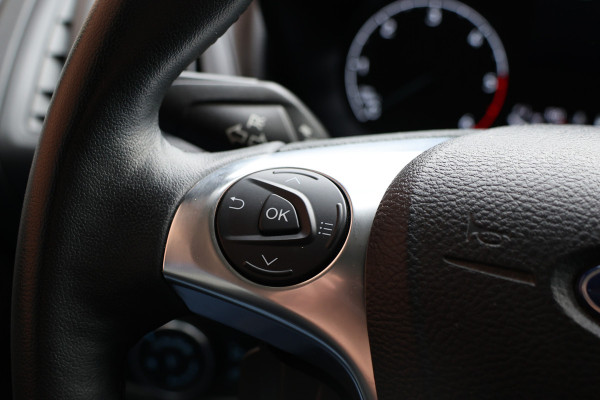 Ford Transit Connect 1.5 EcoBlue L2 Sport | Bi-Xenon | Keyless Go | CarPlay | Camera | Navigatie | 8-Traps automaat | Cruise control | Trekhaak | Stoelverwarming | Lederen bekleding | Nieuwe APK | NAP Logisch