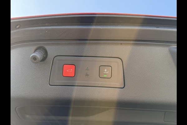 Peugeot 508 SW 1.6 HYbrid GT Pack Business VAN € 28.900,- VOOR € 25.877,- UW LENTEVOORDEEL: € 3.023,-! | FULL OPTIONS | ADAPTIEVE CRUISE CONTROL | FOCAL AUDIO | 360 CAMERA | STOELVERWARMING | DEALER ONDERHOUDEN | ELEKTRISCHE KOFFERBAK | RIJKLAAR MET 12 MND BOVAG GARANTIE |