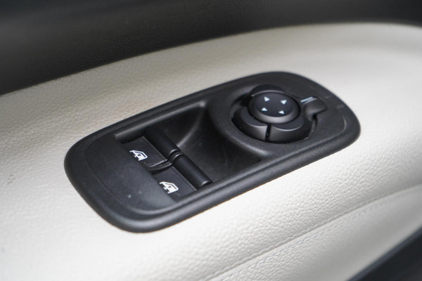 Fiat 500 La Prima 42 kWh | SoH 94,9% | Panoramadak | Leder | Navigatie | Carplay | Lm velgen | Blind-Spot