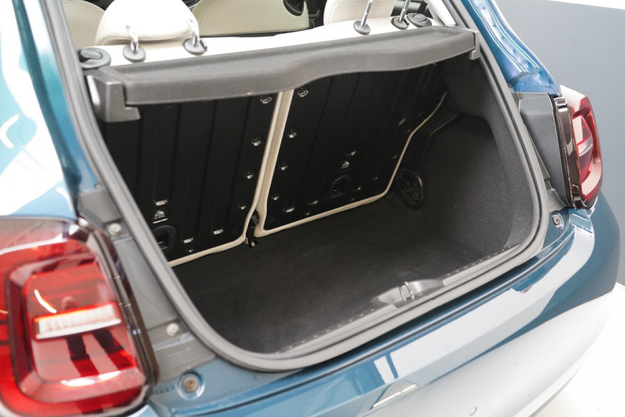 Fiat 500 La Prima 42 kWh | SoH 94,9% | Panoramadak | Leder | Navigatie | Carplay | Lm velgen | Blind-Spot