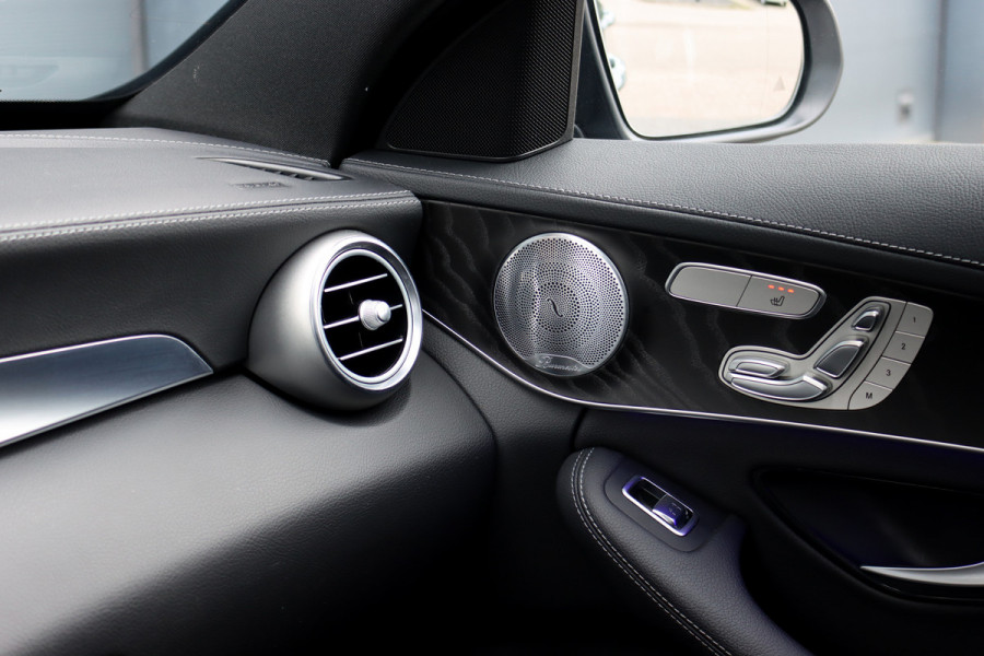 Mercedes-Benz C-Klasse Estate 300 e Business Solution AMG | Luchtvering | Panoramadak | Burmester | Memory | Camera | Spoorpakket | Dodehoekassistent | Multibeam LED | Sfeerverlichting |