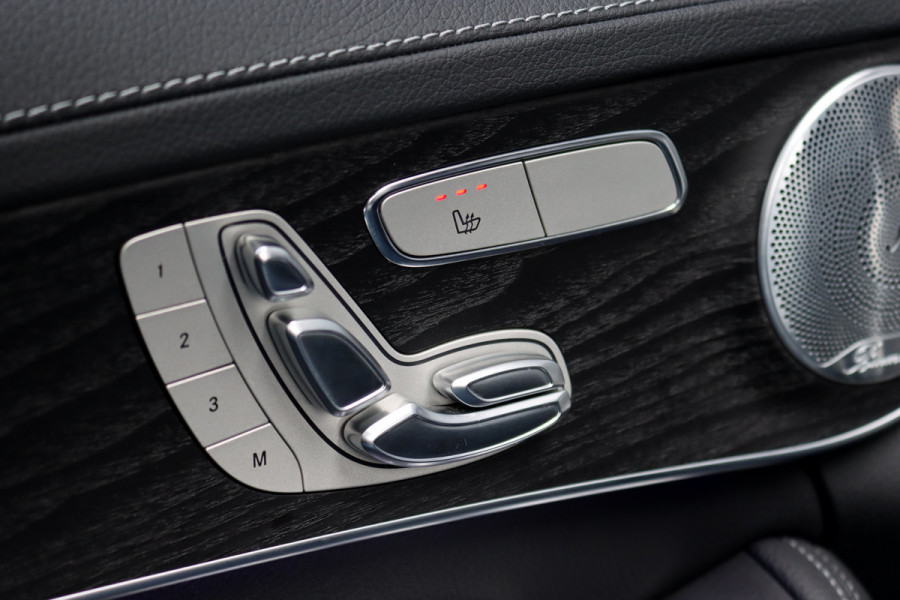 Mercedes-Benz C-Klasse Estate 300 e Business Solution AMG | Luchtvering | Panoramadak | Burmester | Memory | Camera | Spoorpakket | Dodehoekassistent | Multibeam LED | Sfeerverlichting |