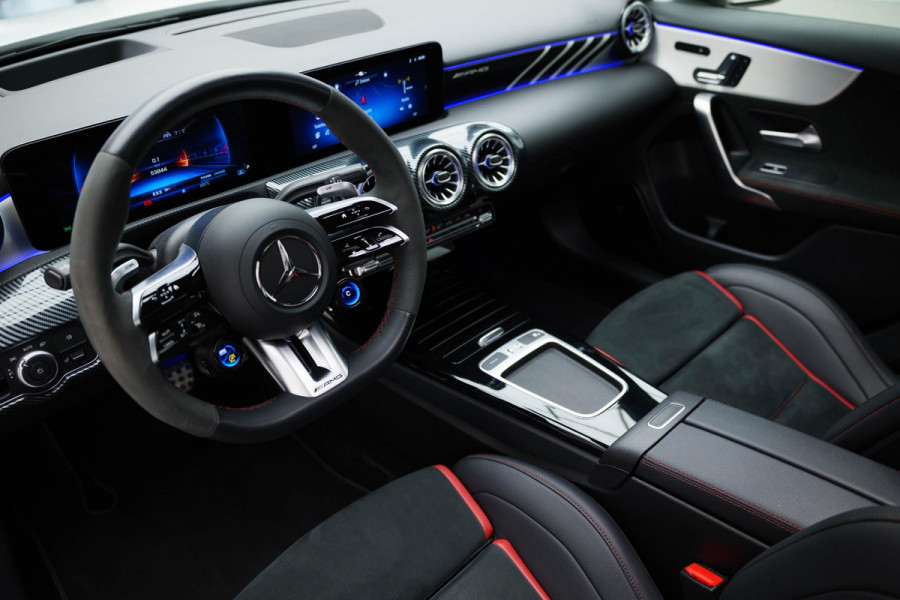 Mercedes-Benz A-Klasse AMG 35 4MATIC |Bomvoll!|Pano|Kuipstoelen|360Camera|HUD|Memory|ACC|Dodehoek|